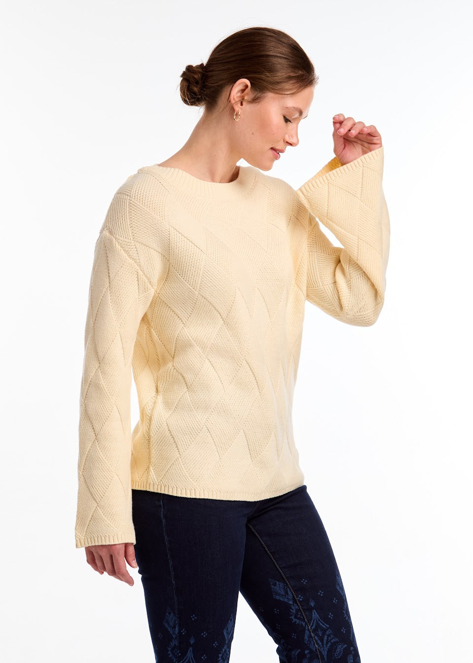 DIAMOND KNIT SWEATER - Cream