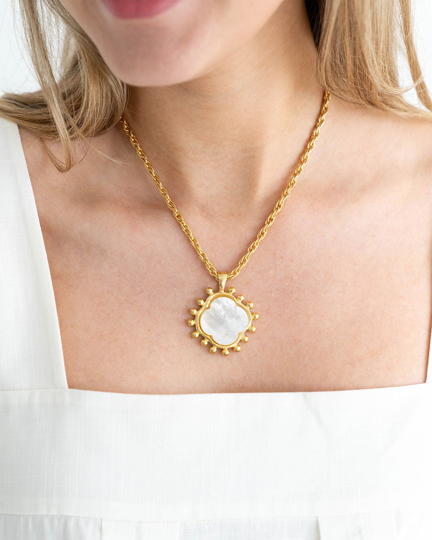 SOPHIE CLOVER NECKLACE - MOTHER OF PEARL