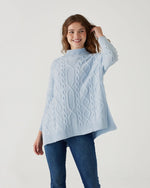 Load image into Gallery viewer, Lisbon Traveler Sweater - Sky
