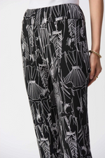 Load image into Gallery viewer, ABSTRACT CROP PANT - Black/Vanilla
