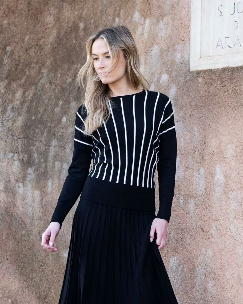 STRIPED DOLMAN SLEEVE SWEATER - Black & White