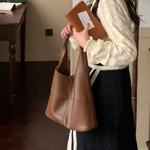 Load image into Gallery viewer, HOBO TOTE BAG - Brown
